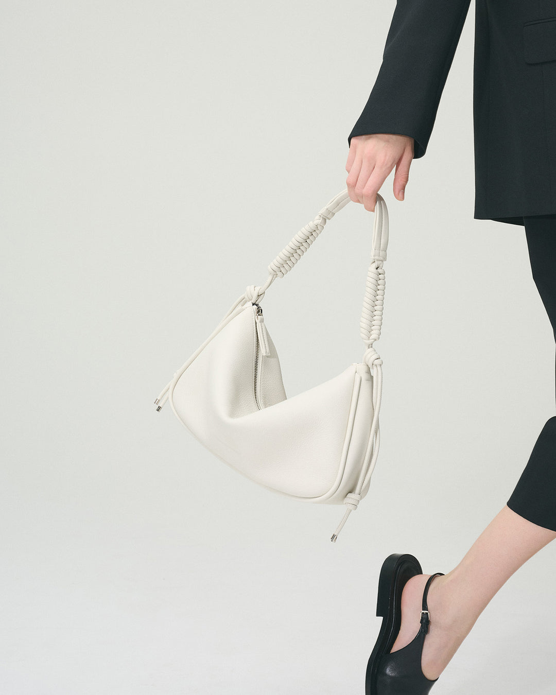 エッセンシャル レザーワンショルダー