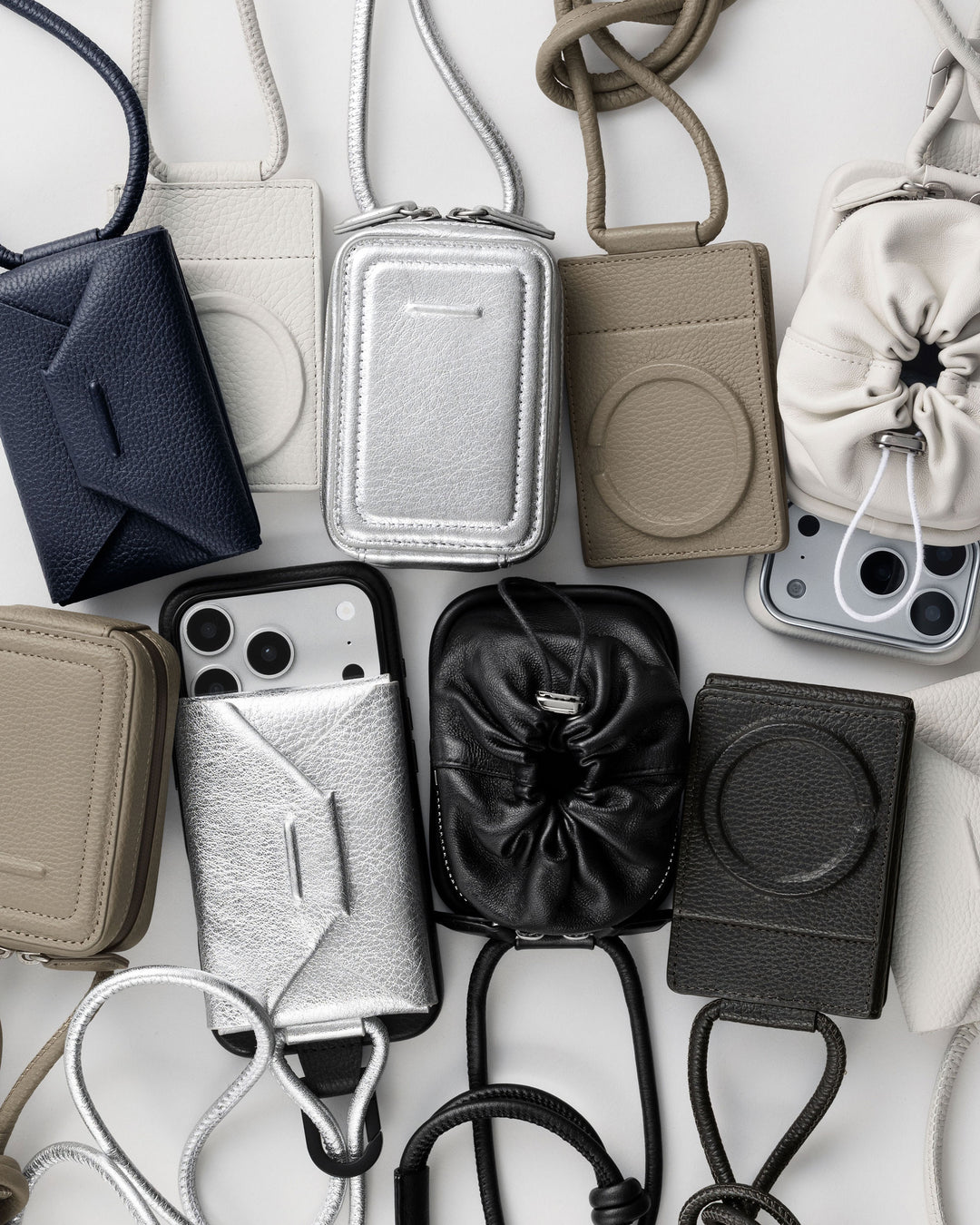 アジャスタブルレザーストラップ付iPhoneアクセサリー エンベロープ - グレージュ