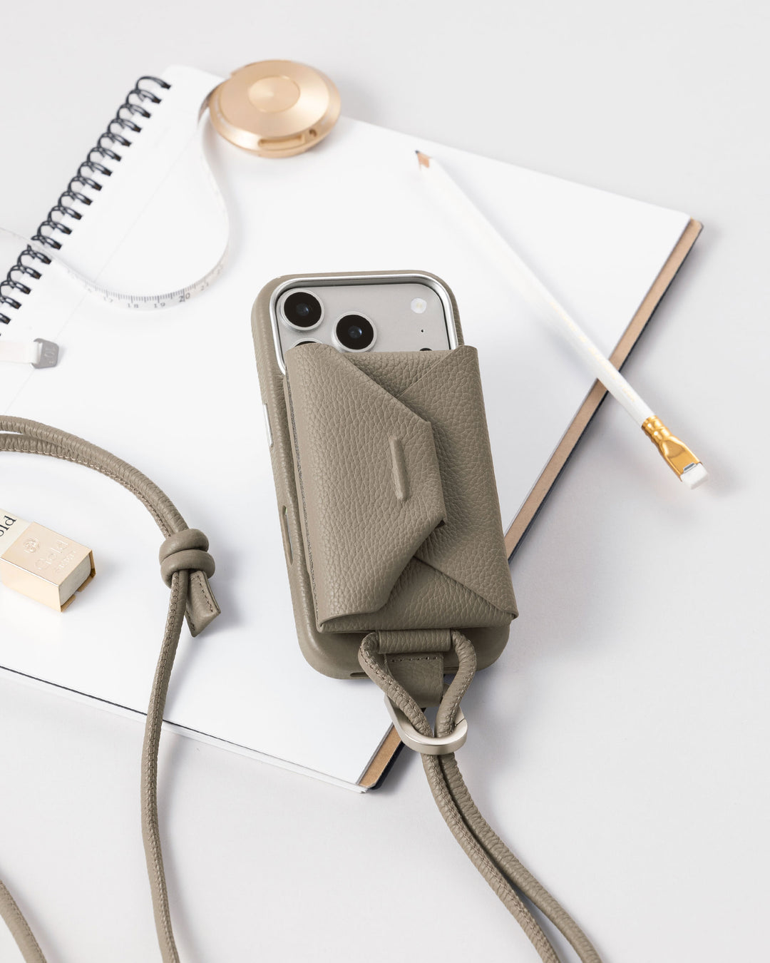 アジャスタブルレザーストラップ + iPhoneケースセット - エンベロープ - グレージュ