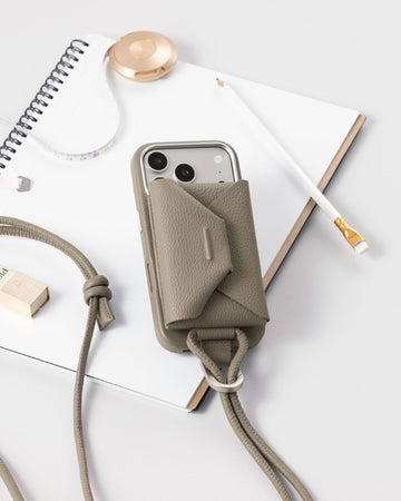 アジャスタブルレザーストラップ + iPhoneケースセット - エンベロープ - グレージュ