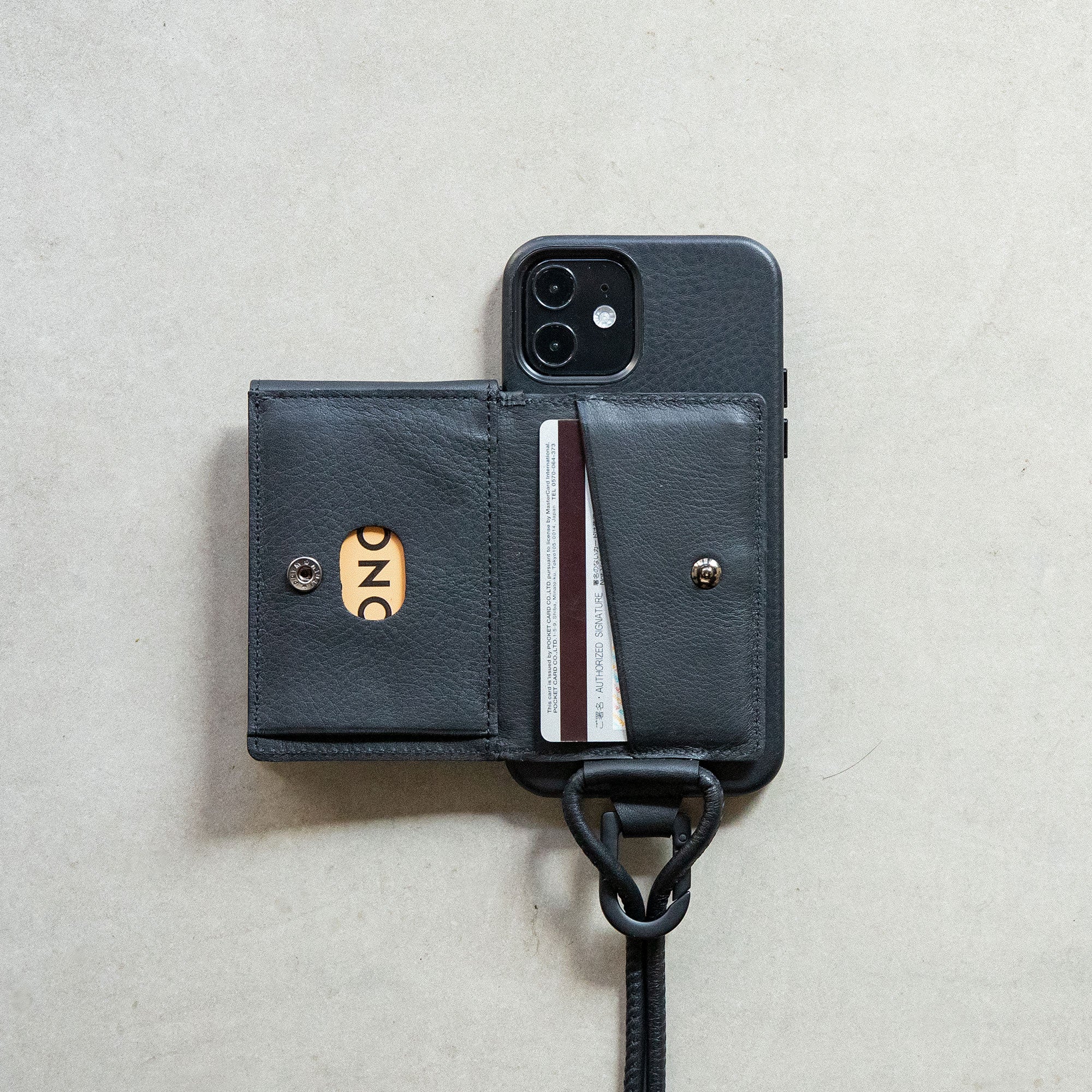 MagSafe対応 iPhone 15/14/13/12 防水レザー製ケース / スマホ