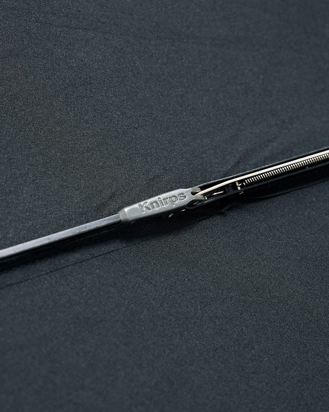 Knirps T.220 for objcts.io with essential strap