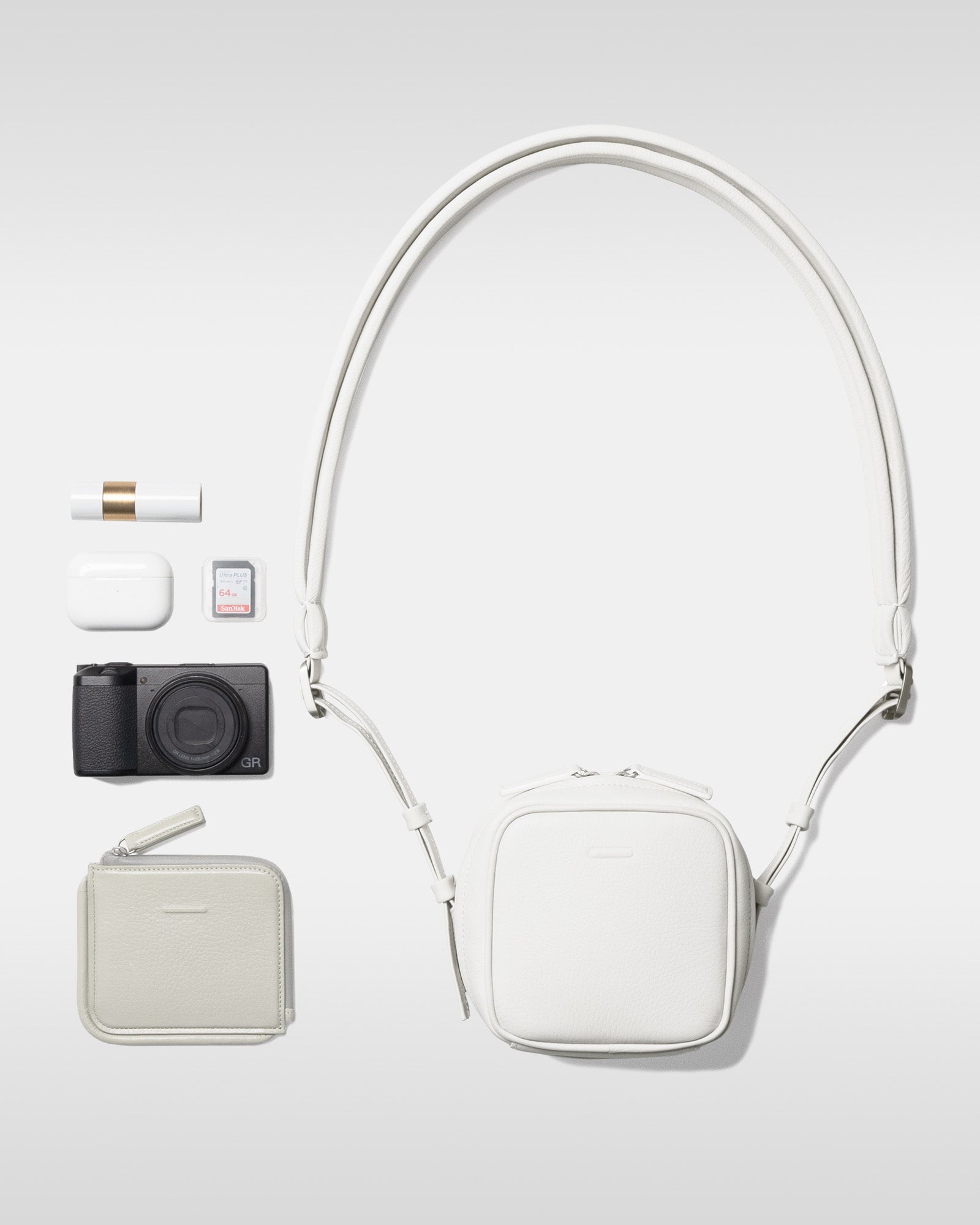 バックカメラ　➕　ETC 2点 まとめ商品 ウィークエンドショルダーカメラバッグ スモール - レザーショルダー