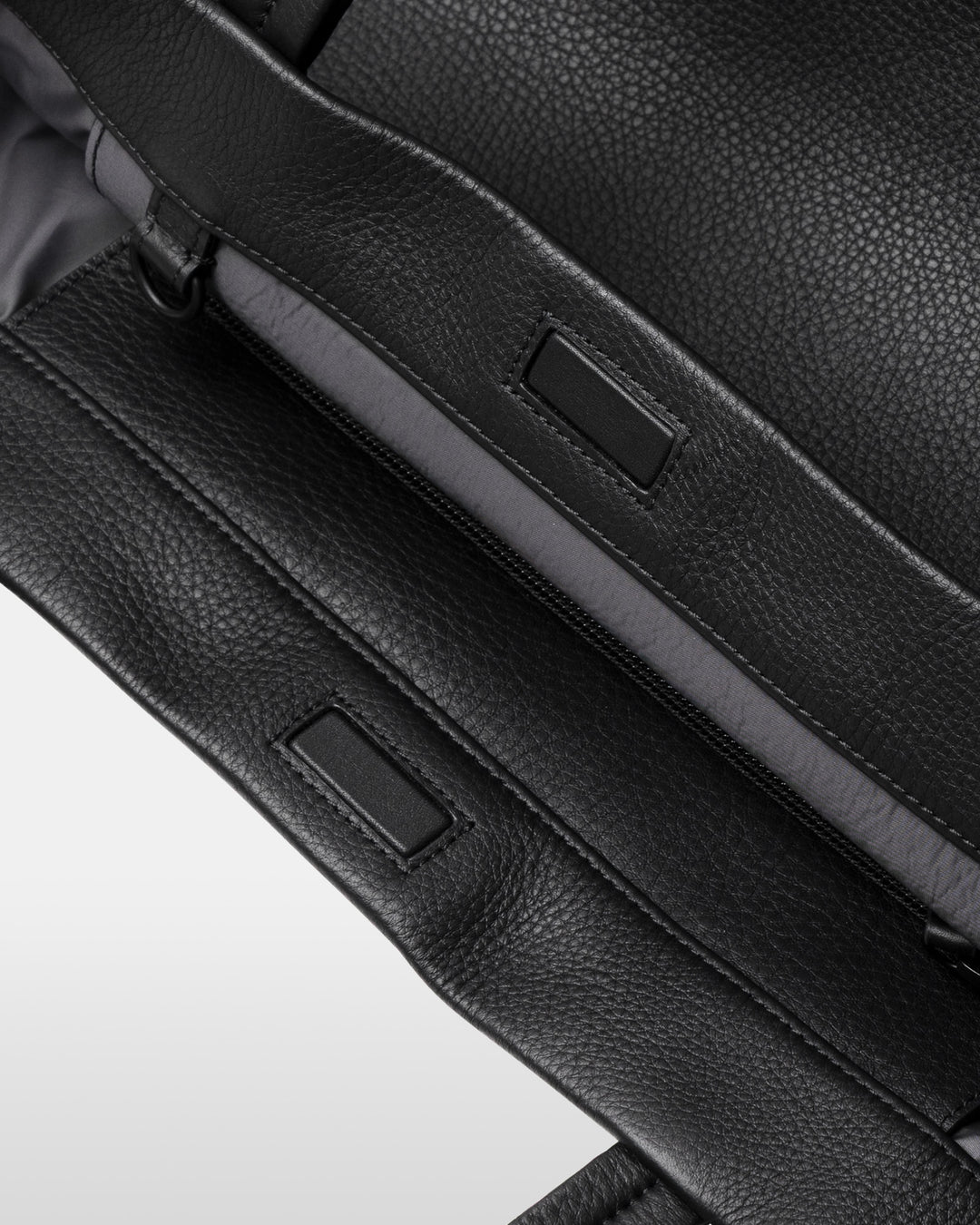 エッセンシャル デイリートート ラージ