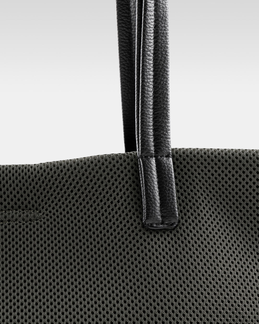 エッセンシャル メッシュトート