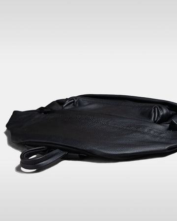 エッセンシャルレザーデイパック ミディアム