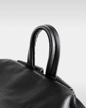 エッセンシャルレザーデイパック ラージ