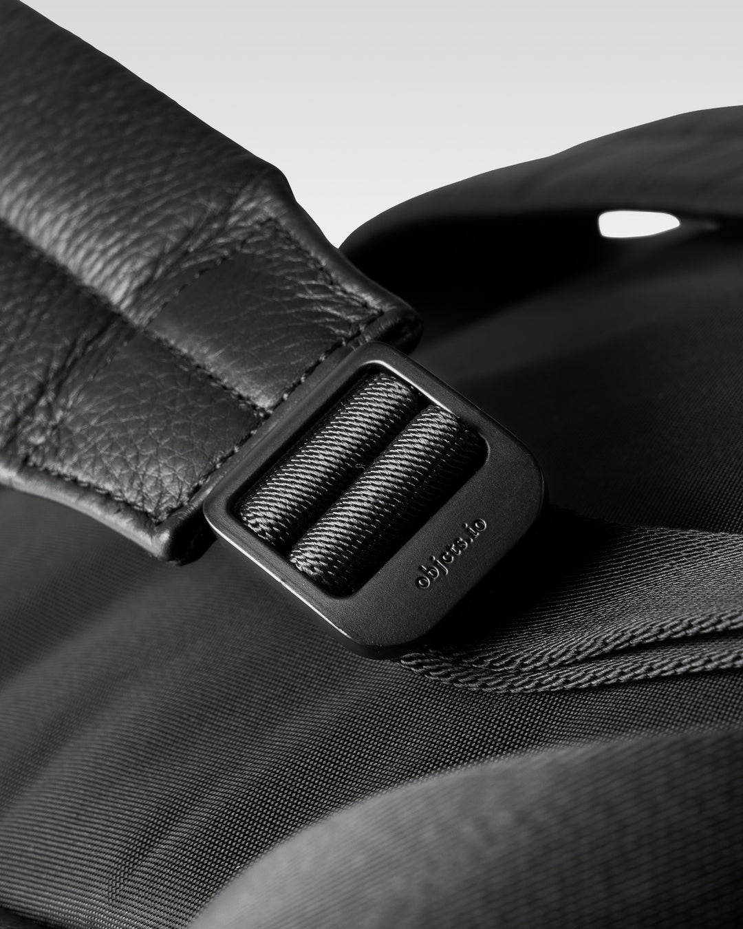 エッセンシャルレザーデイパック ラージ