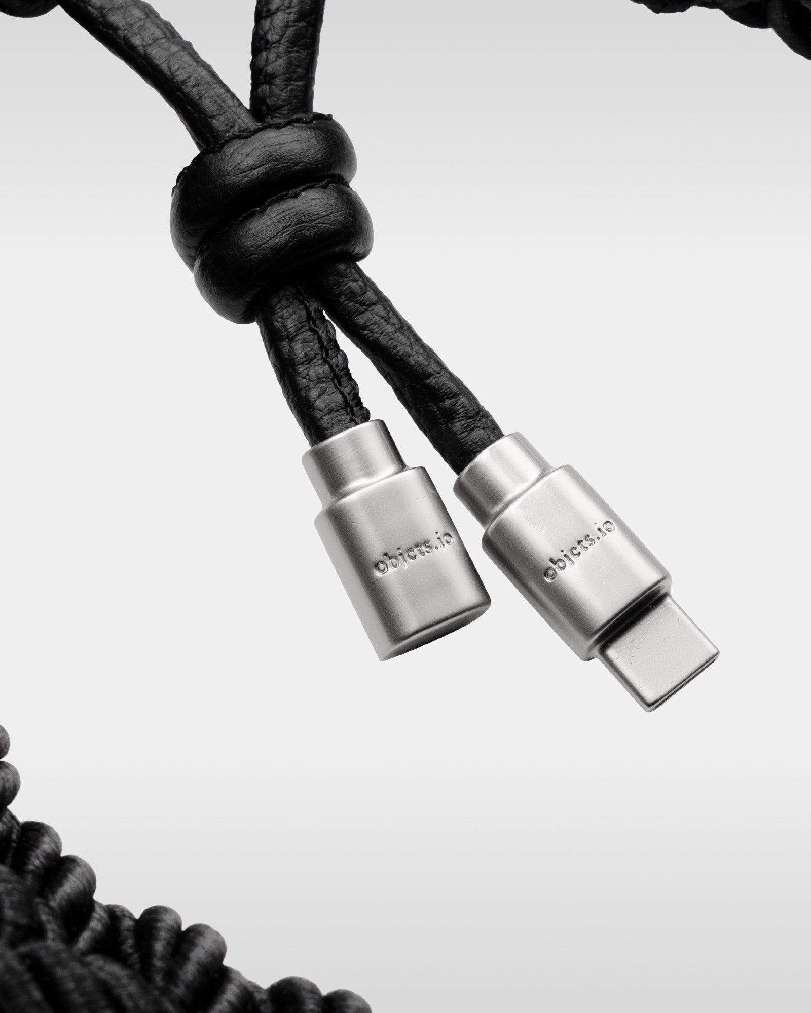 ツイストコード ハンドストラップ for Magwear Connect – objcts.io