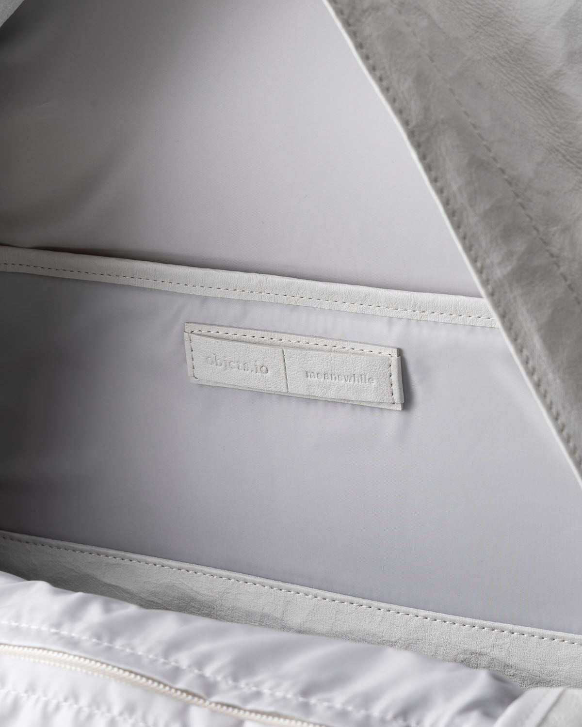 meanswhile × objcts.io ダイニーマ®レザー-Daypack 