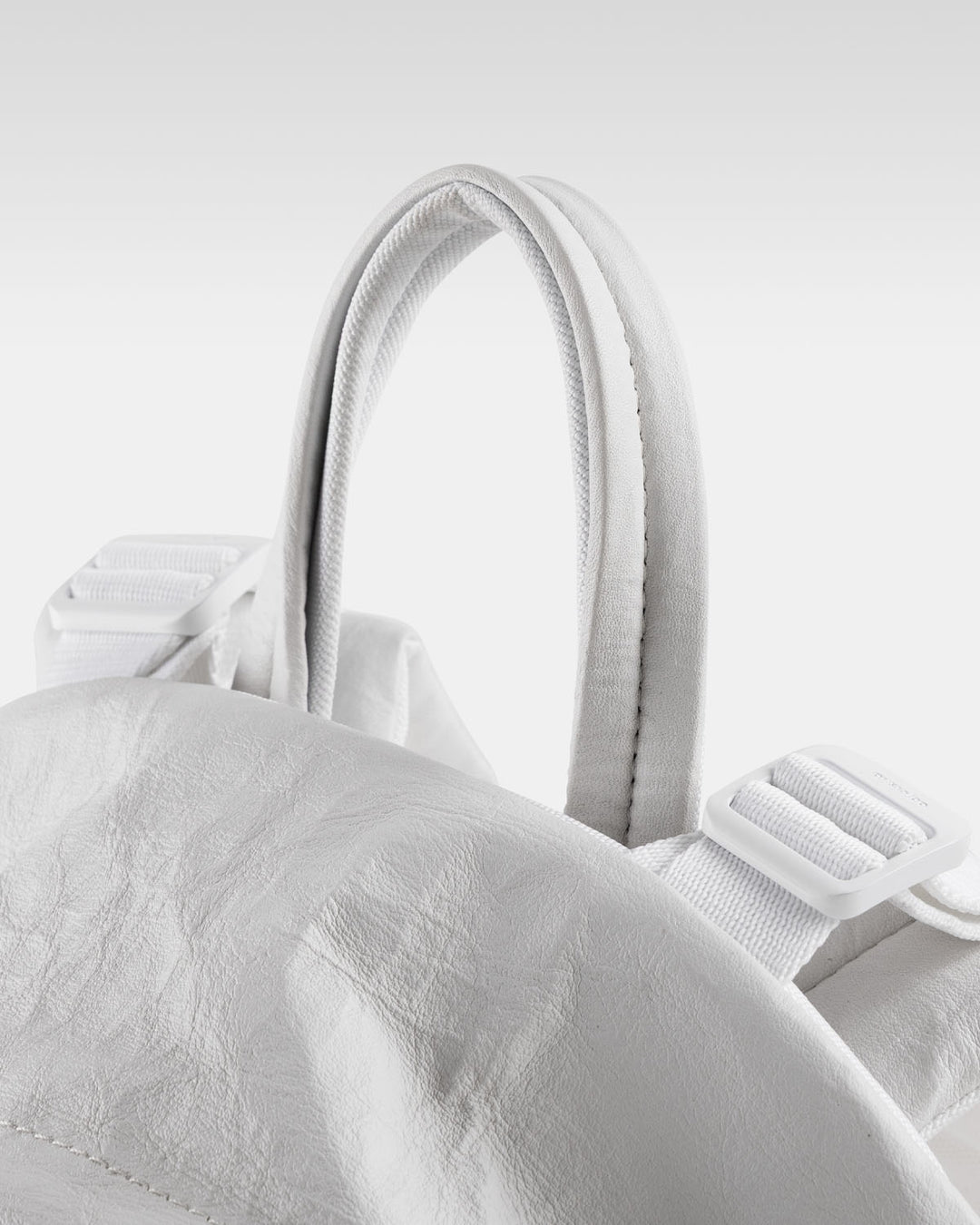 meanswhile × objcts.io ダイニーマ®レザー-Daypack "Common"