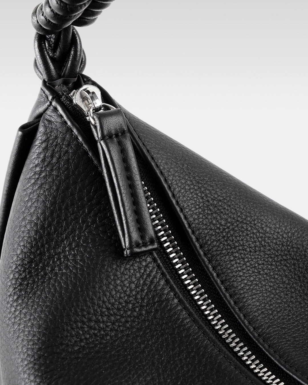 エッセンシャル レザーワンショルダー