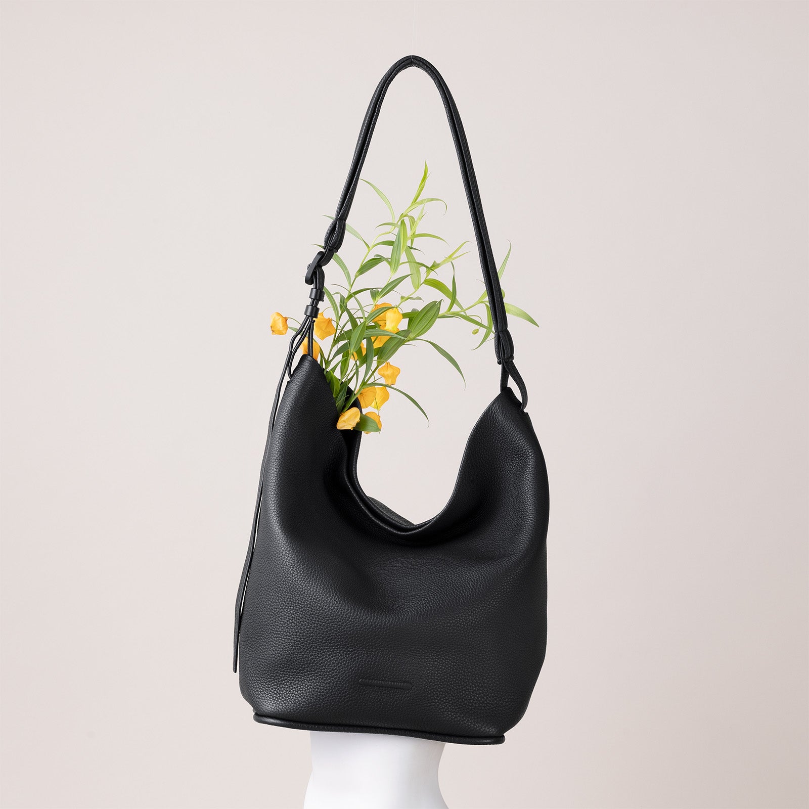 leather_hobo_M_black_1-1.jpg?v