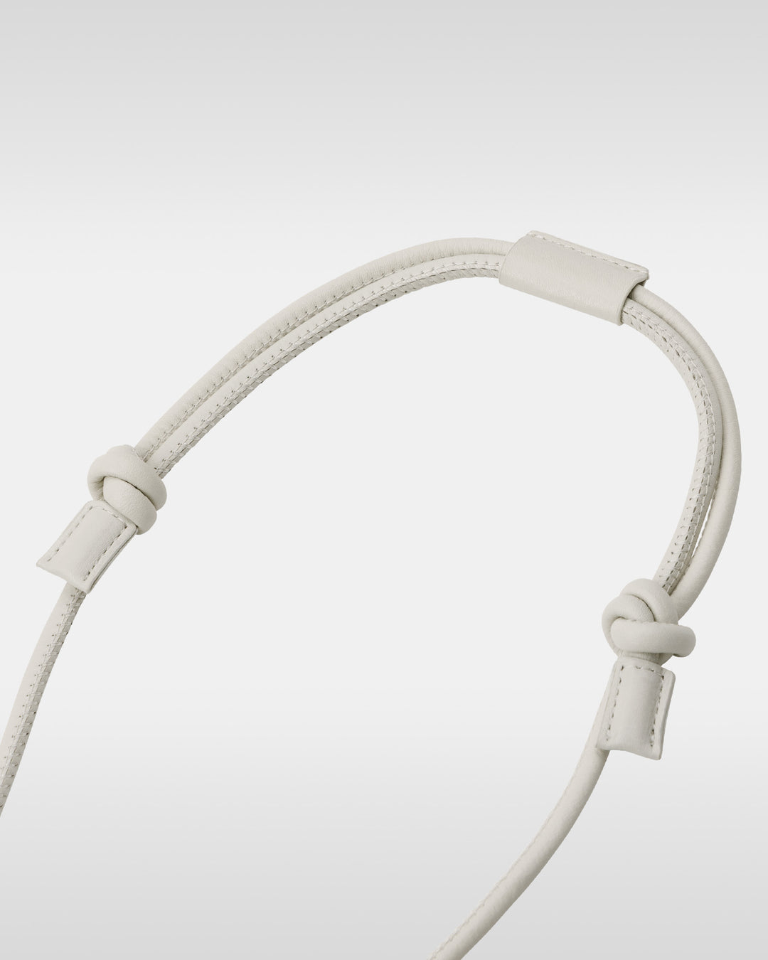 アジャスタブルレザーストラップ付iPhoneアクセサリー ラムレザーパース - マシュマロ