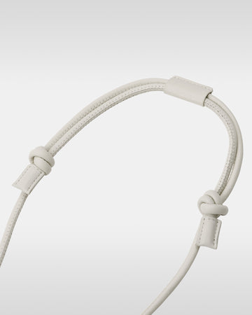 アジャスタブルレザーストラップ付iPhoneアクセサリー ラムレザーパース - マシュマロ