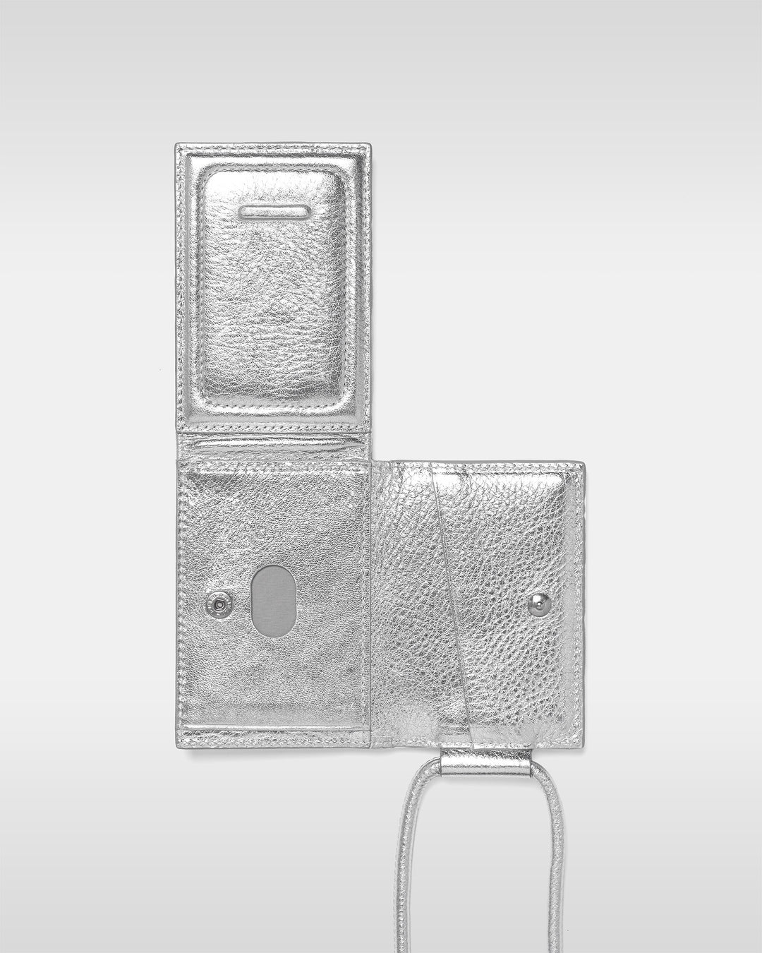 レザーストラップ付iPhoneアクセサリー - シルバー