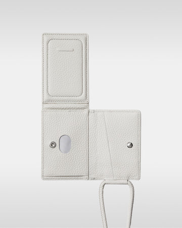レザーストラップ付iPhoneアクセサリー - マシュマロ