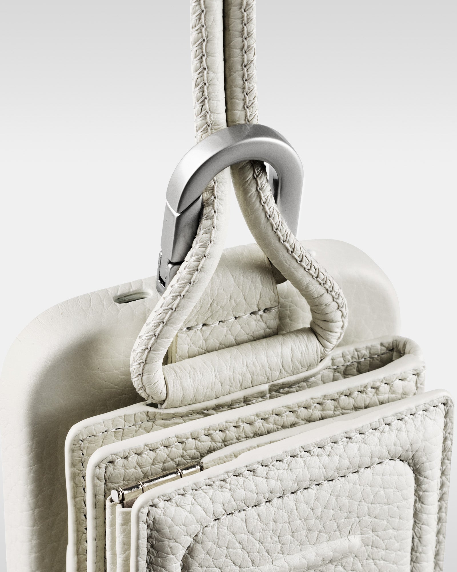 新品★objcts.io★カラビナ付iPhoneケース★16pro マシュマロ カラビナ付 iPhoneケース - マシュマロ - iPhone 17/16/15対応