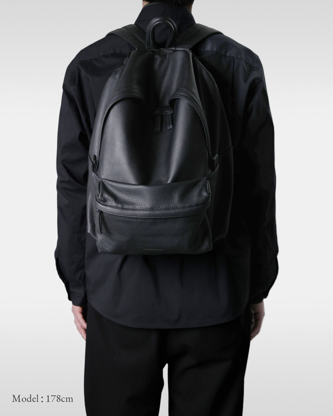 エッセンシャルレザーデイパック ミディアム