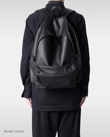 エッセンシャルレザーデイパック ミディアム