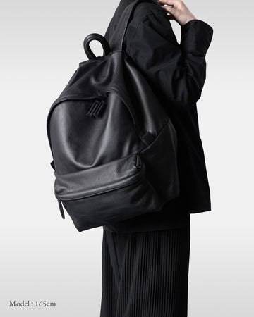 エッセンシャルレザーデイパック ミディアム