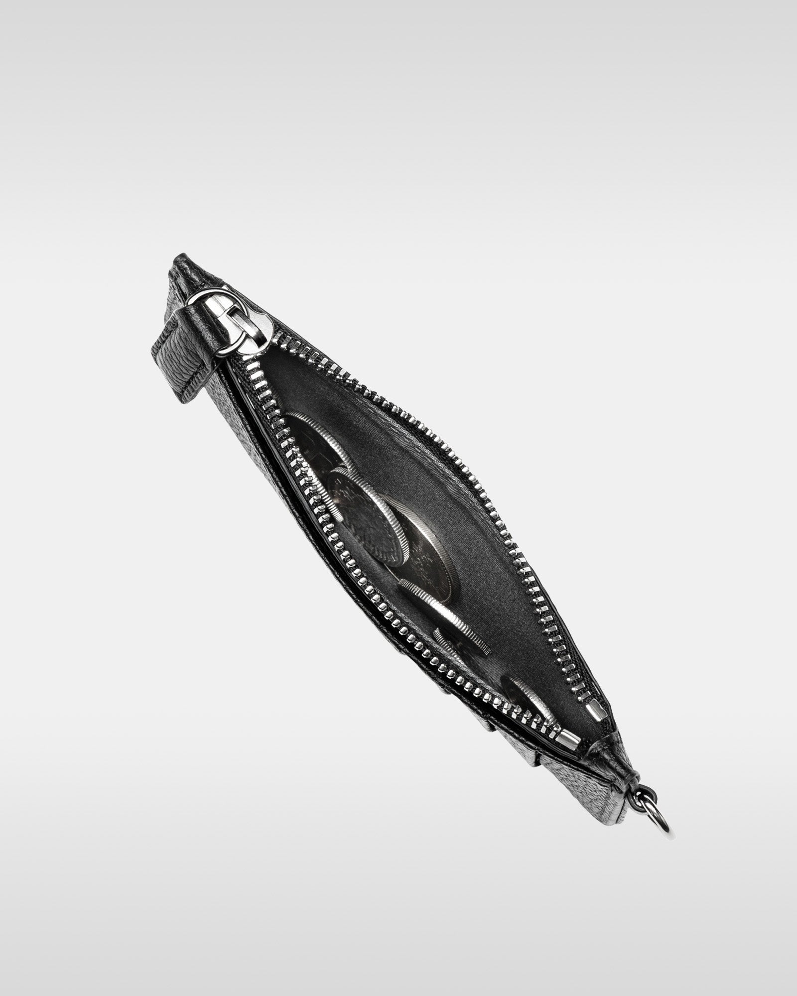 マイクロフラグメントケース｜カード収納力に優れた薄型レザー